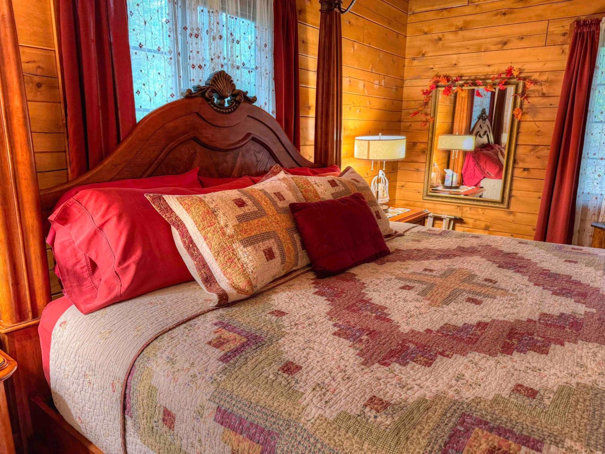 Ferngully Creek Cabins Millersburg Esterno foto