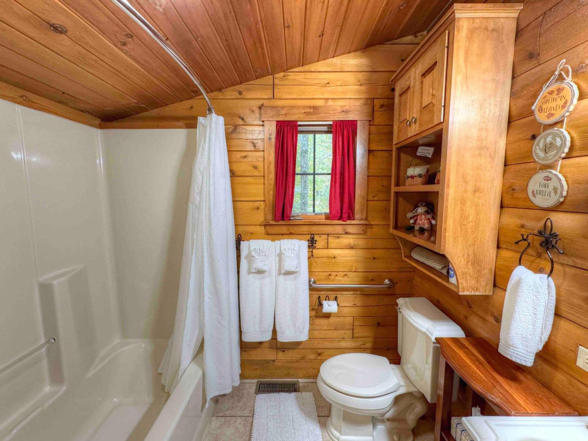 Ferngully Creek Cabins Millersburg Esterno foto