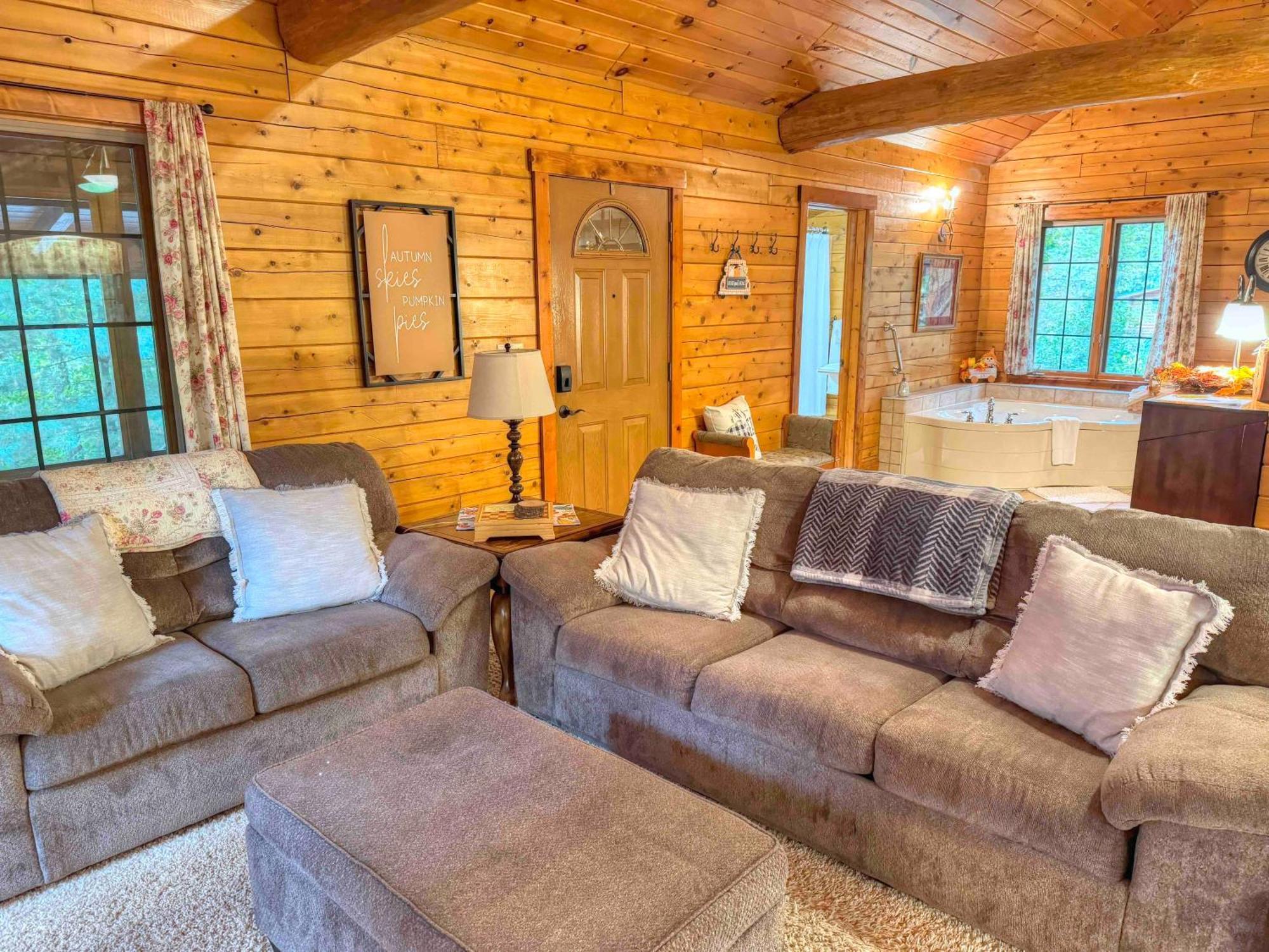 Ferngully Creek Cabins Millersburg Esterno foto