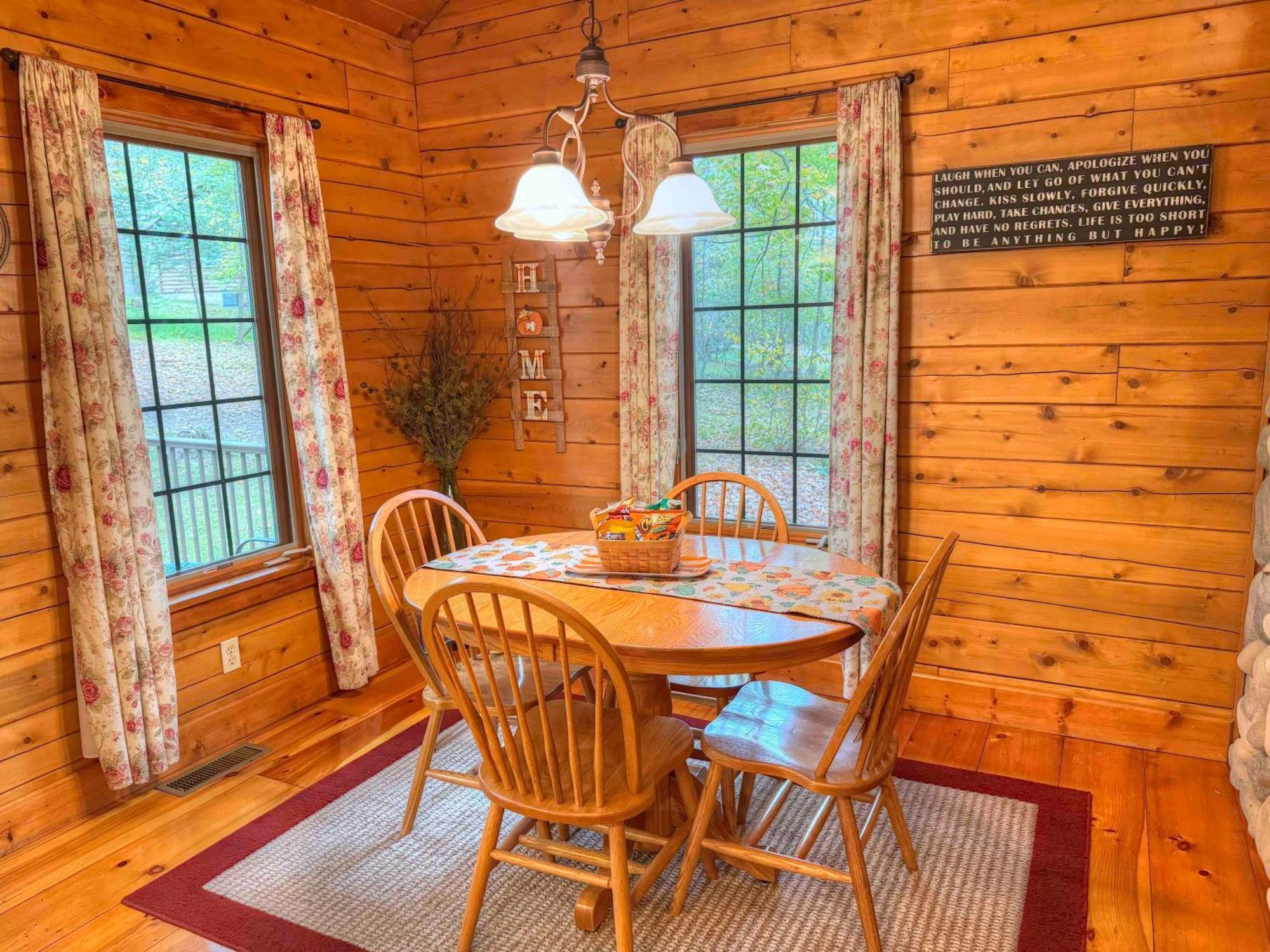 Ferngully Creek Cabins Millersburg Esterno foto