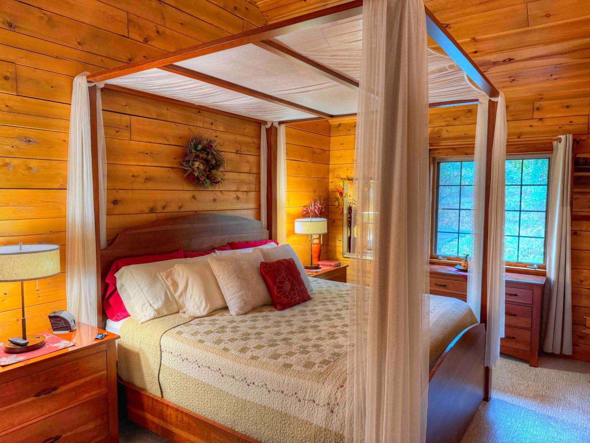 Ferngully Creek Cabins Millersburg Esterno foto
