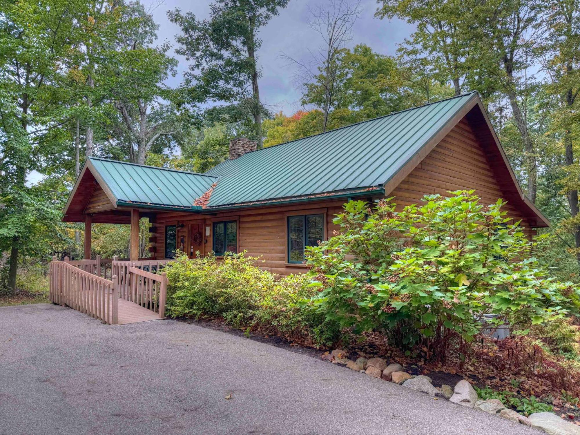 Ferngully Creek Cabins Millersburg Esterno foto