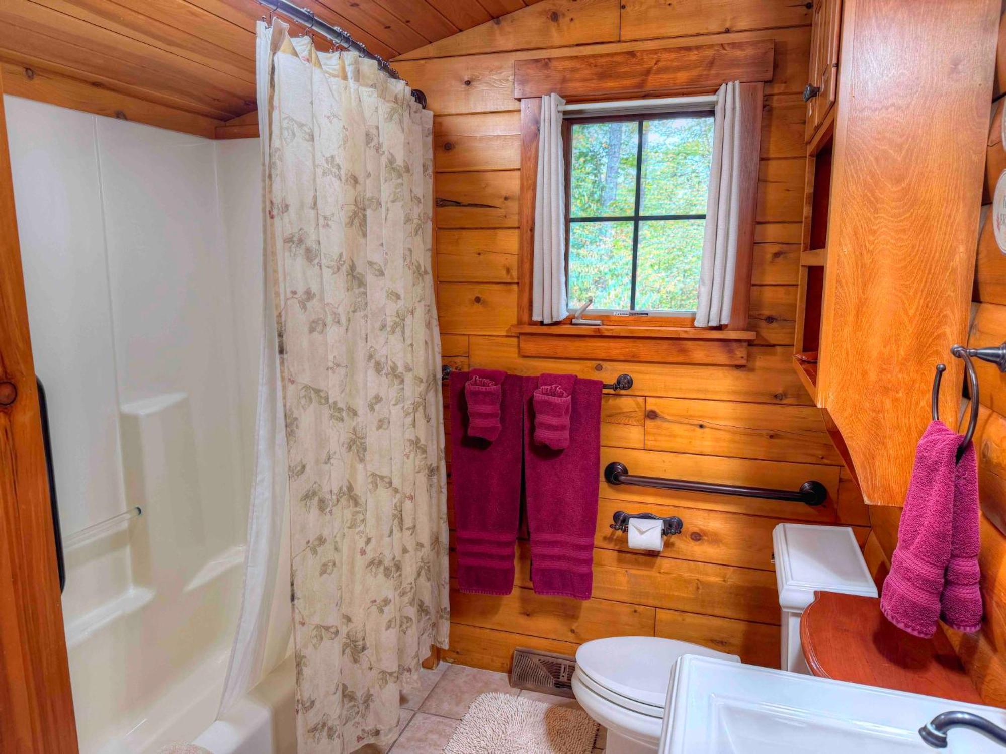 Ferngully Creek Cabins Millersburg Esterno foto