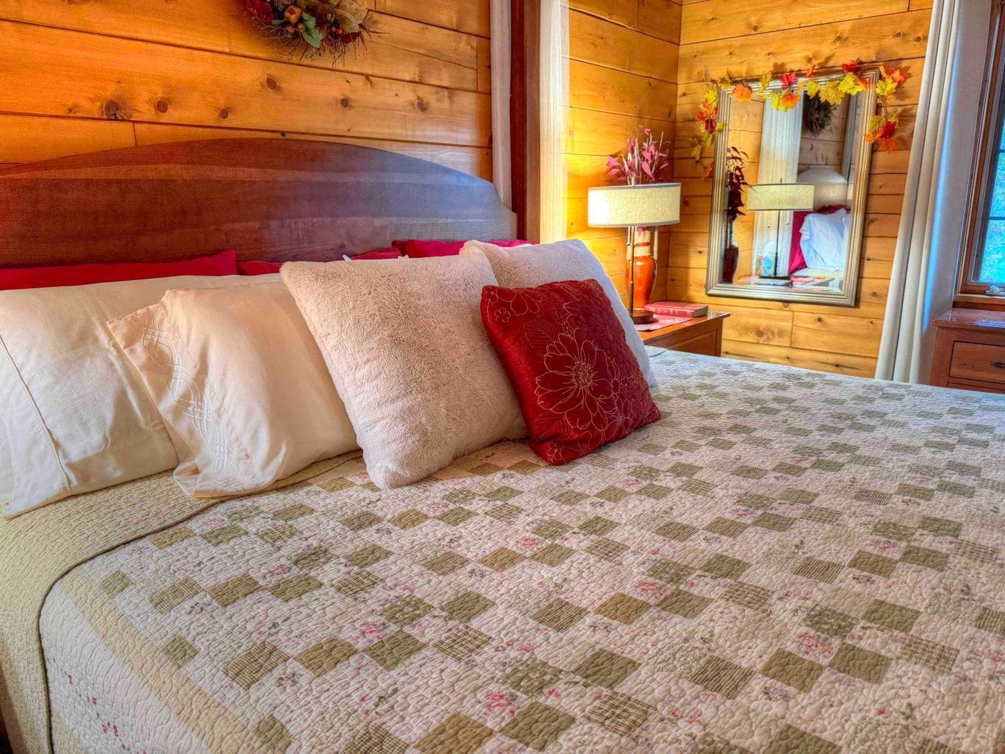 Ferngully Creek Cabins Millersburg Esterno foto