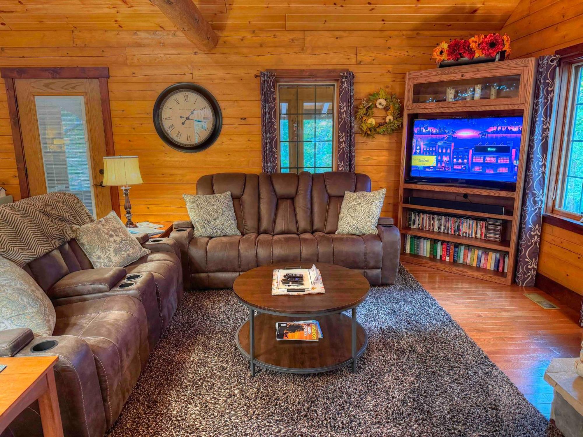 Ferngully Creek Cabins Millersburg Esterno foto
