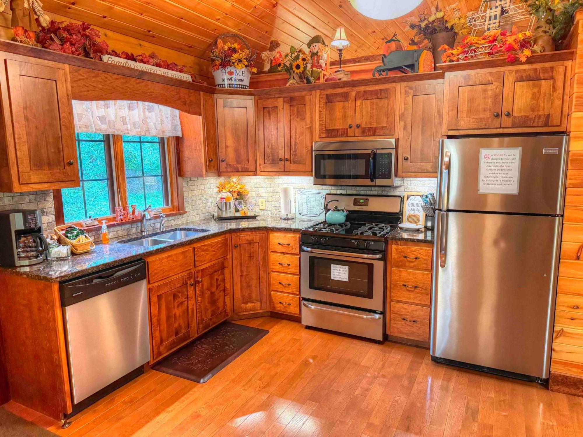 Ferngully Creek Cabins Millersburg Esterno foto